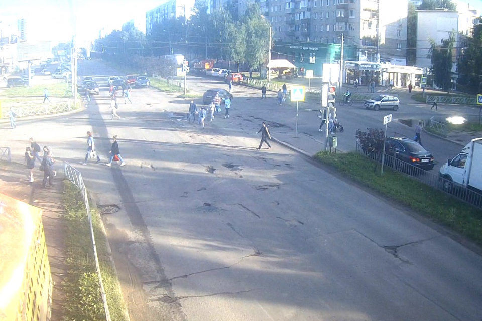 Езда по проспекту похожа на полосу препятствий Езда по проспекту похожа на полосу препятствий