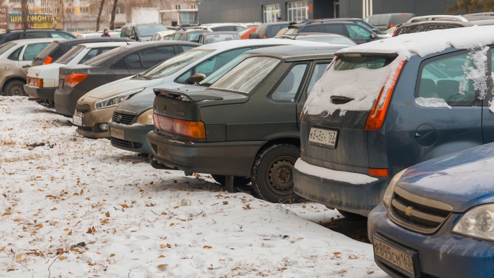 В Самарской области увеличат штрафы за парковку на газоне