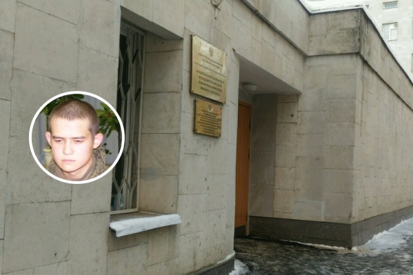 Рамиль Шамсутдинов расстрелял десять сослуживцев в воинской части под Читой. Он заявил, что сделал это <a href="https://72.ru/text/criminal/66297172/" target="_blank" class="_">из-за издевательств</a>. Сейчас он проходит психиатрическую экспертизу в центре им В. П. Сербского Рамиль Шамсутдинов расстрелял десять сослуживцев в воинской части под Читой. Он заявил, что сделал это <a href="https://72.ru/text/criminal/66297172/" target="_blank" class="_">из-за издевательств</a>. Сейчас он проходит психиатрическую экспертизу в центре им В. П. Сербского