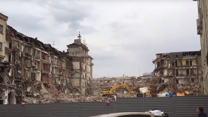 Видео дня. Гостиницу «Россия» в Нижнем Новгороде развалили до неузнаваемости