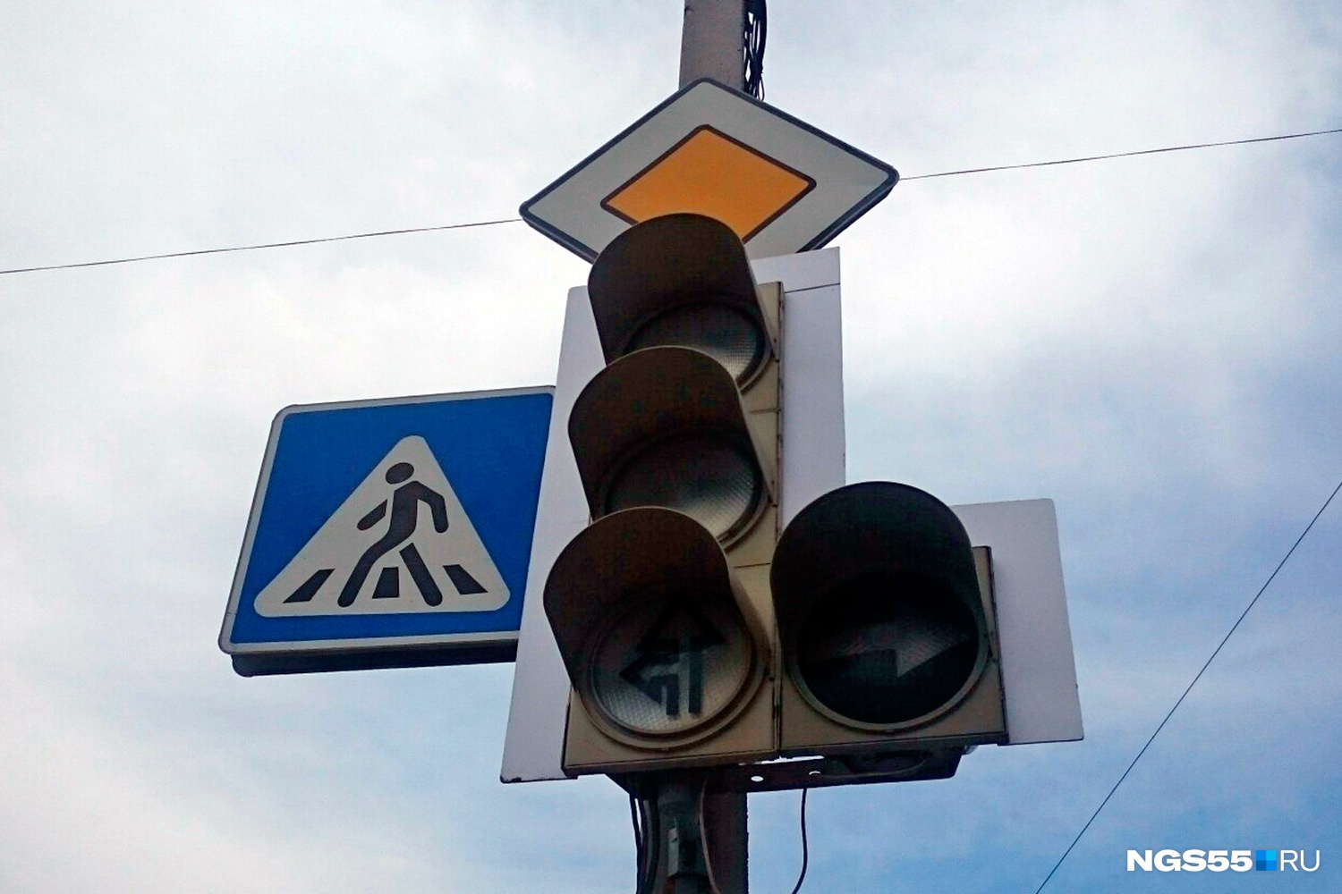 Пять крупных перекрестков в Иркутске остались без работающих светофоров