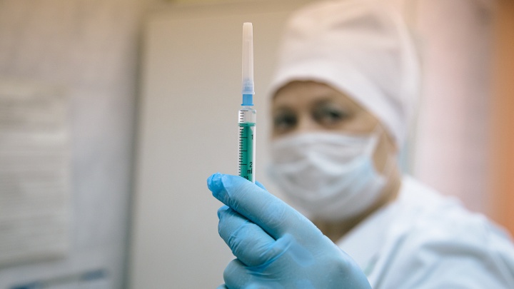 Самарские эксперты развеяли мифы о противопоказаниях к вакцинации от COVID