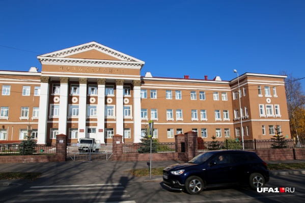 В больницу сначала попал супруг Альфии, а через месяц и она сама В больницу сначала попал супруг Альфии, а через месяц и она сама