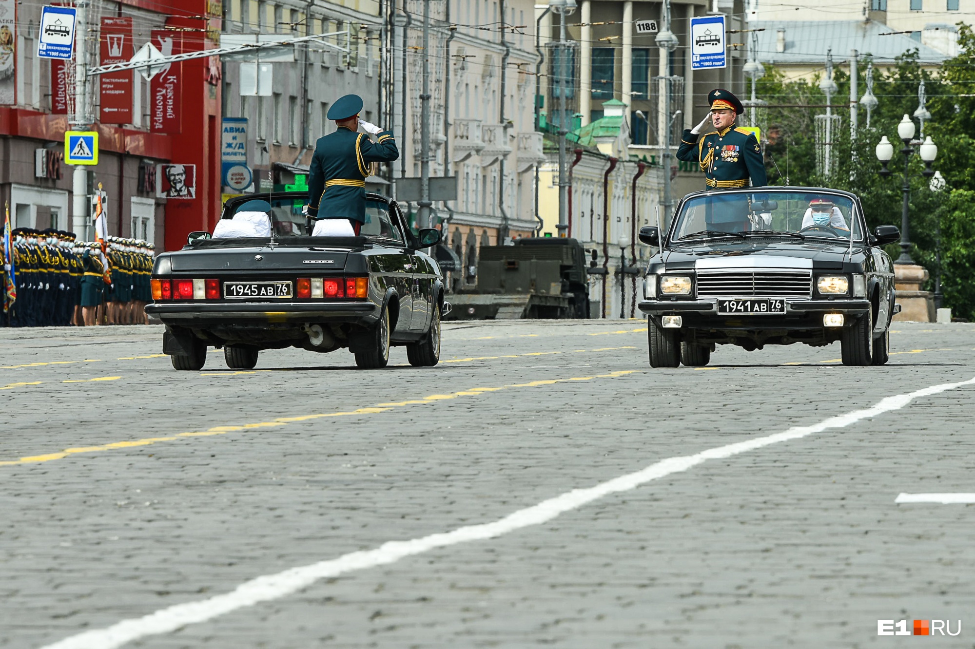 Автомобиль особого назначения: тестируем «Волгу», на которой принимают парад в Екатеринбурге