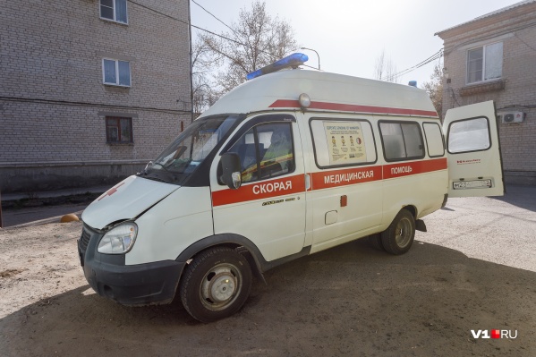 Волгоградцу вызвали скорую помощь Волгоградцу вызвали скорую помощь