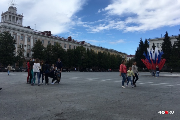 Зауральцы к кризису, вызванному пандемией коронавируса, отнеслись спокойно и без паники Зауральцы к кризису, вызванному пандемией коронавируса, отнеслись спокойно и без паники