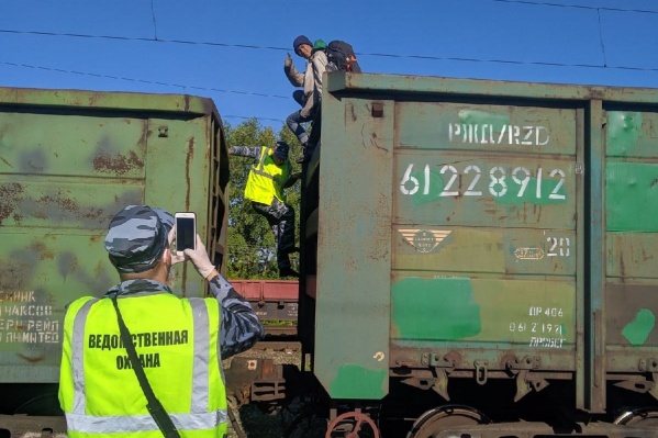 Молодой человек хотел уехать на товарняке в Ижевск, но его задержали Молодой человек хотел уехать на товарняке в Ижевск, но его задержали