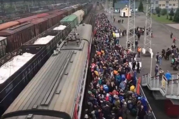 Соблюдение масочного режима будут проверять в электричках до Новокузнецка и до Поднебесных Зубьев Соблюдение масочного режима будут проверять в электричках до Новокузнецка и до Поднебесных Зубьев