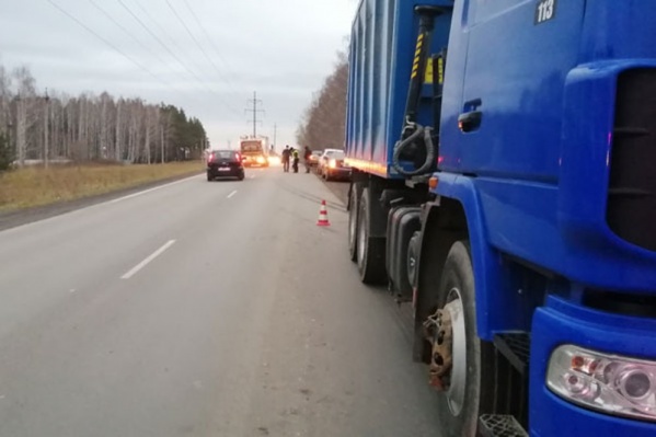 48-летний мужчина погиб под колесами грузовика 48-летний мужчина погиб под колесами грузовика
