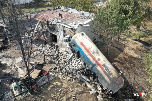 Взрывная волна распространилась на сотни метров от места взрыва Взрывная волна распространилась на сотни метров от места взрыва