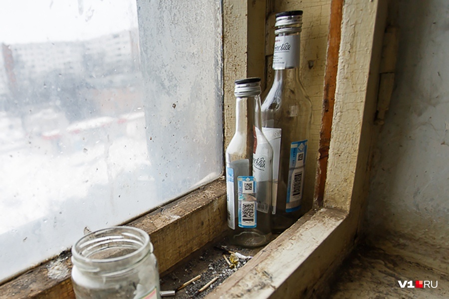 Под Волгоградом росгвардеец изнасиловал сослуживца бутылкой из-под водки