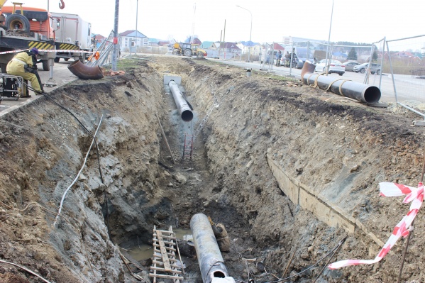 Старый участок газопровода пришлось демонтировать из-за строительства новой дороги Старый участок газопровода пришлось демонтировать из-за строительства новой дороги