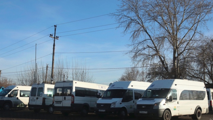 Водители маршрута, соединяющего Чурилово с центром, устроили забастовку в Челябинске