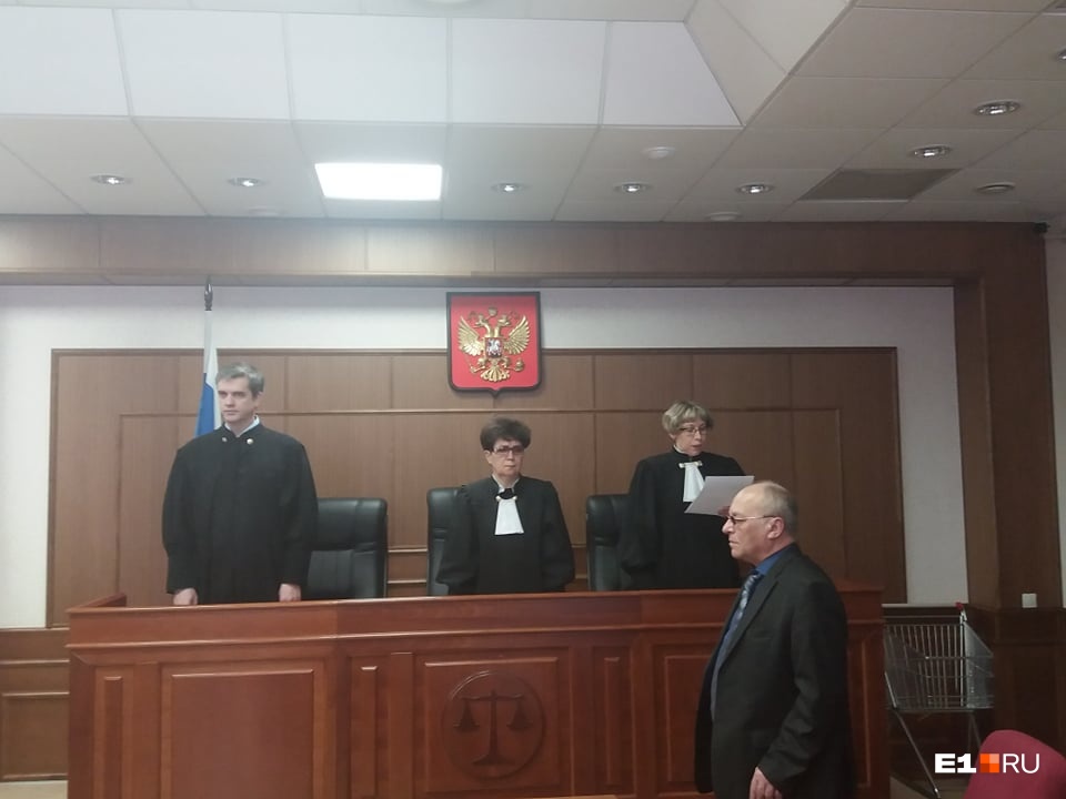 Суд во второй раз отменил оправдательный приговор парню, после чьего удара погиб екатеринбуржец