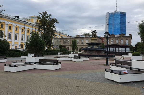 Новые архитектурные формы расставили на Кировке буквально за одну ночь Новые архитектурные формы расставили на Кировке буквально за одну ночь