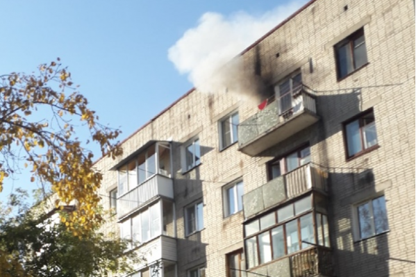 Пожар случился в квартире на пятом этаже Пожар случился в квартире на пятом этаже