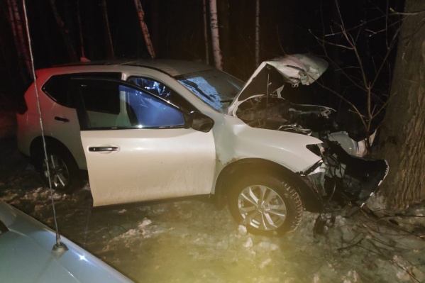 Автомобиль выехал на встречку Автомобиль выехал на встречку