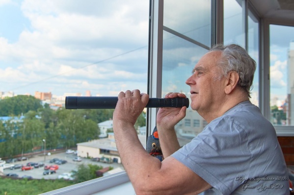 Владислав Крапивин родился и жил в Тюмени. Он также почетный гражданин нашего города Владислав Крапивин родился и жил в Тюмени. Он также почетный гражданин нашего города 