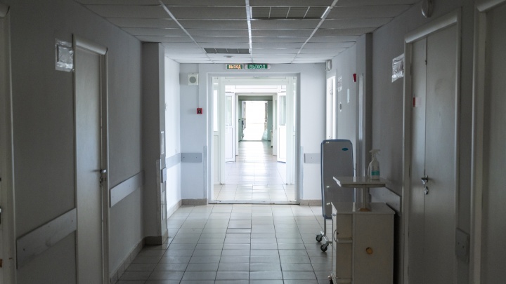В Таганроге пациент бился головой о стену больницы