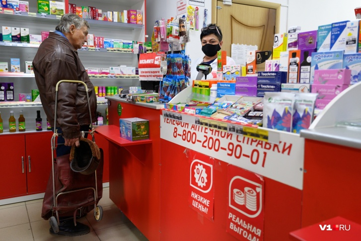 По словам замминистра здравоохранения Кузбасса, лекарств не хватает из-за того, что кузбассовцы сразу скупают по 50 упаковок