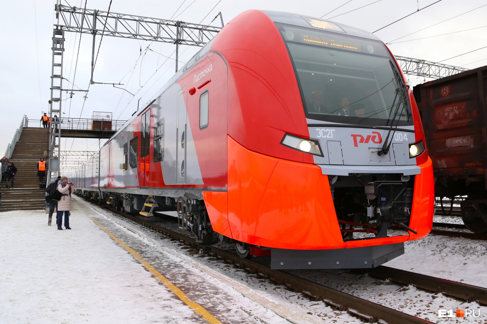 Обслуживать наземное метро Екатеринбурга будут скоростные поезда «Ласточка»