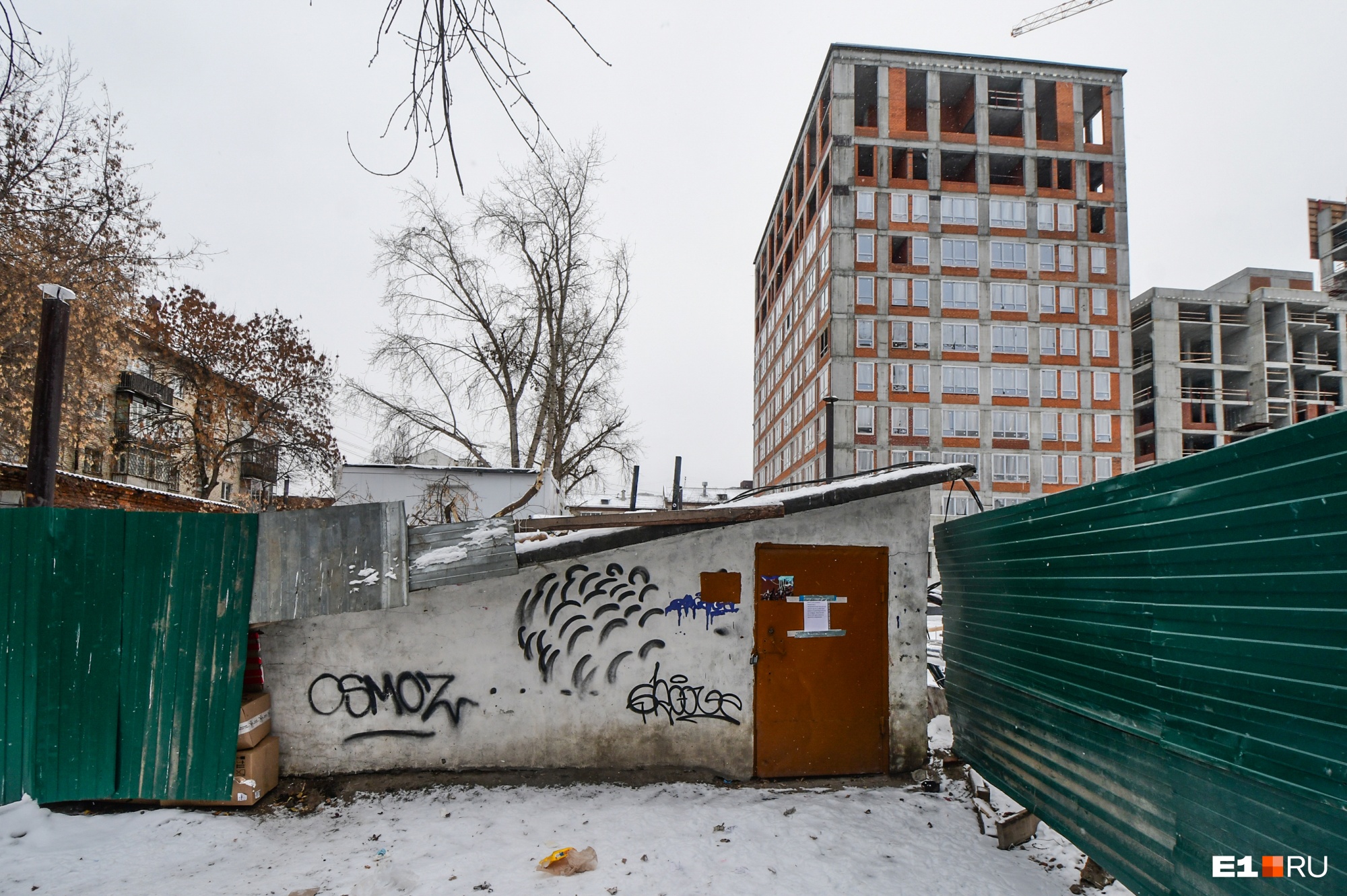 В самом центре Екатеринбурга обнаружили овощехранилище, которое мешает построить элитный квартал