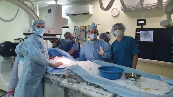 Уральские врачи сделали две сложные операции, чтобы спасти беременную женщину с инсультом и ее малыша