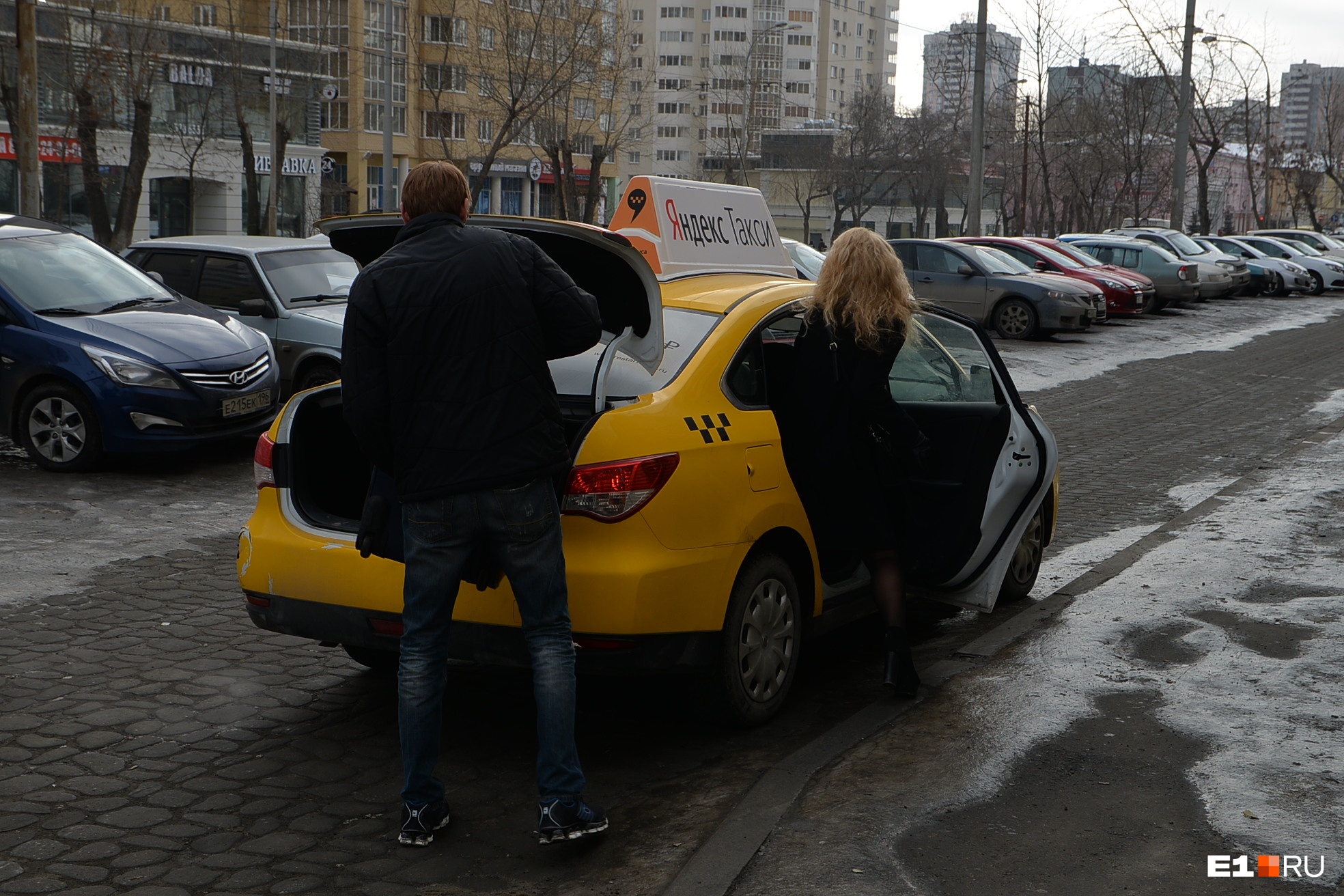 В Екатеринбурге устроят проверку таксопарков, чтобы заставить их обрабатывать авто