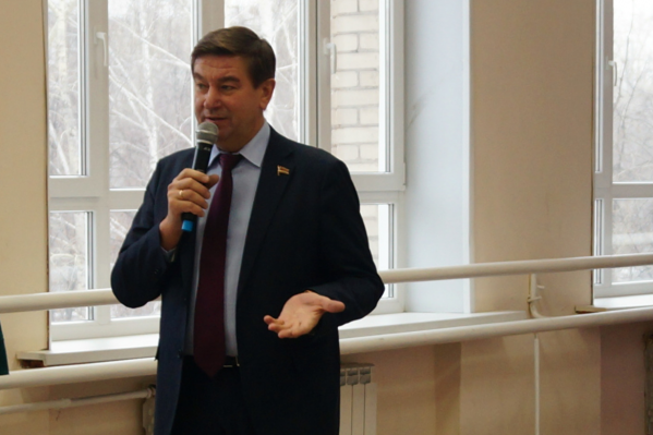 Сейчас Владимиру Чебыкину не до публичных выступлений Сейчас Владимиру Чебыкину не до публичных выступлений