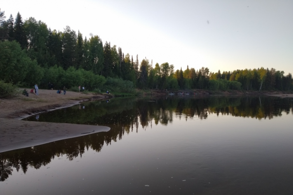 Подростки купались в реке Кордон Подростки купались в реке Кордон