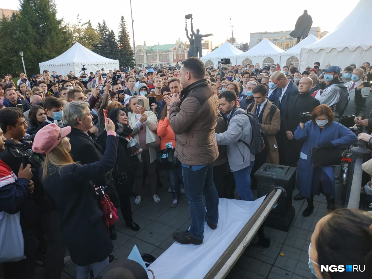 Кандидаты говорят с лавочки Кандидаты говорят с лавочки