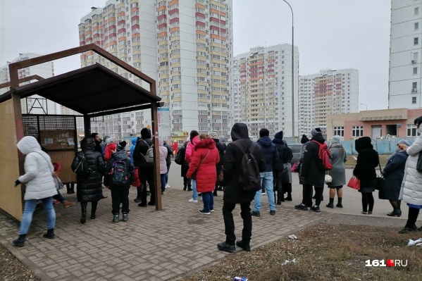 Жителям «Суворовского» приходится часами ждать свой автобус Жителям «Суворовского» приходится часами ждать свой автобус