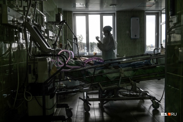 Пожилая женщина в тяжелом состоянии сутки ждала, пока ее госпитализируют Пожилая женщина в тяжелом состоянии сутки ждала, пока ее госпитализируют