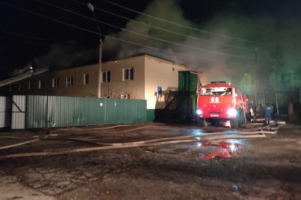 Пожар вспыхнул этой ночью Пожар вспыхнул этой ночью