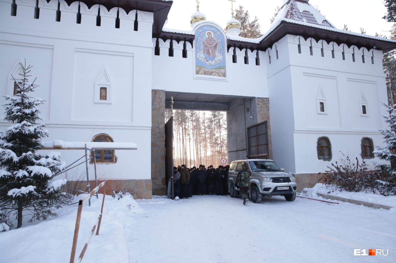 В епархии ответили на отказ пускать священников митрополии в Среднеуральский монастырь
