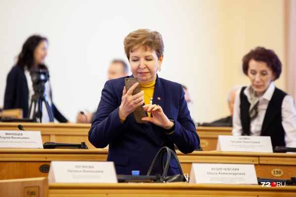 Ранее чиновница совмещала должности заместителя губернатора и руководителя областного департамента социального развития Ранее чиновница совмещала должности заместителя губернатора и руководителя областного департамента социального развития