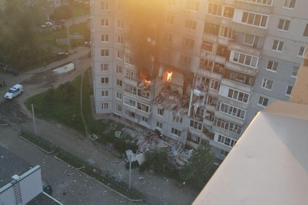 Взорвалось в середине дома Взорвалось в середине дома