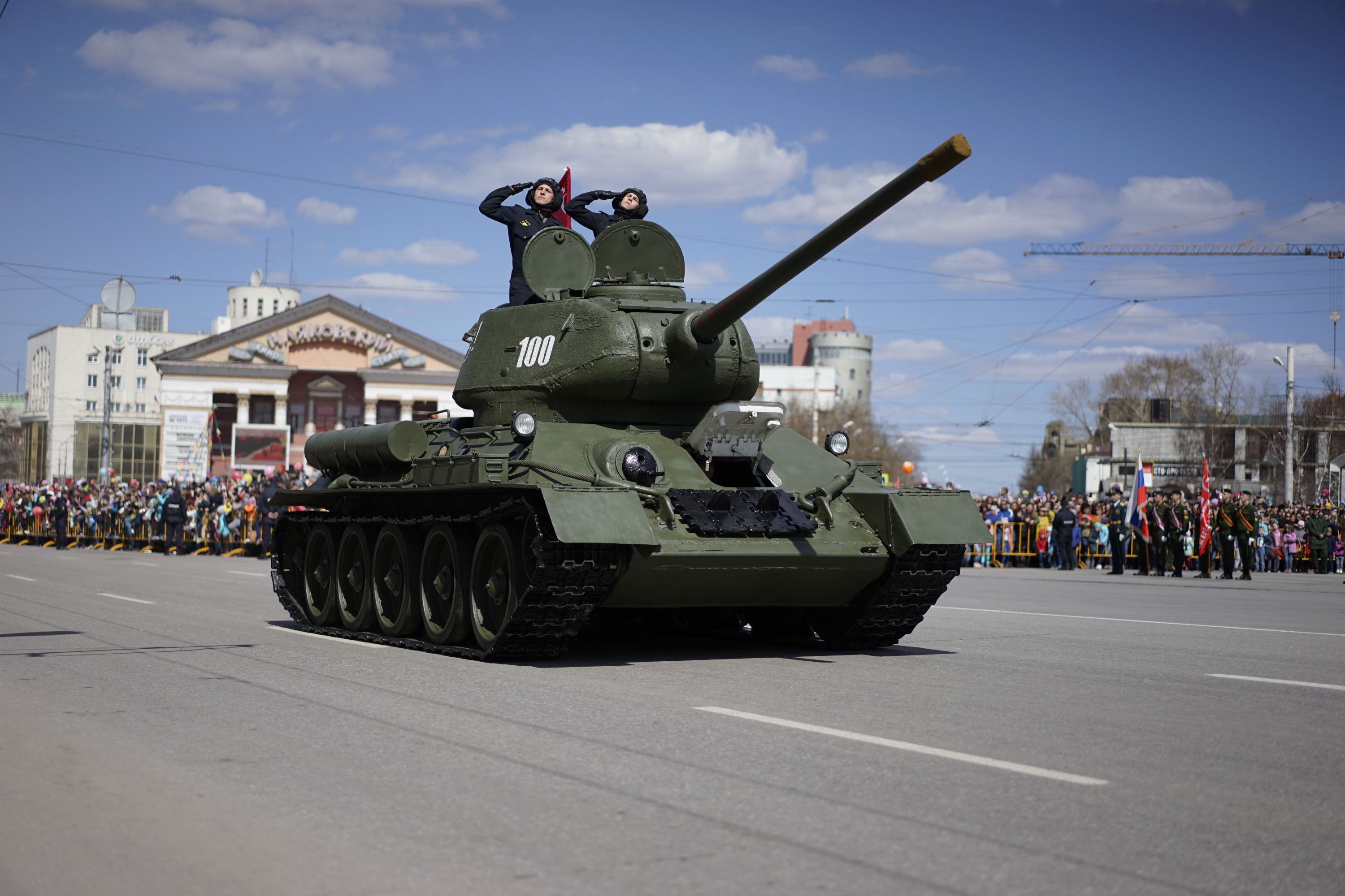 т34-85 танк победы. танк т34. т 34 на параде. танк памятник т34 85. танк т 34 80.