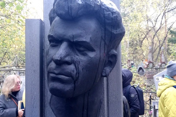 Памятник работы скульптора Федора Бугаенко, друга Тимофея Белозерова, давно нуждался в реставрации Памятник работы скульптора Федора Бугаенко, друга Тимофея Белозерова, давно нуждался в реставрации