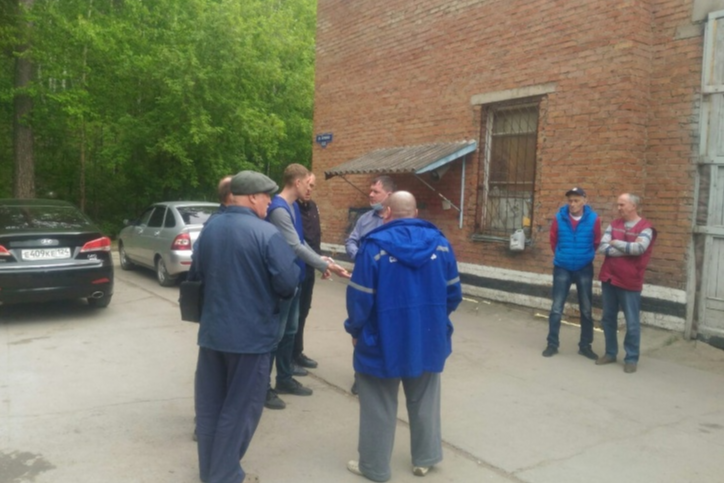 В Красноярском крае медикам, которые пожаловались депутату, выплатили путинские пособия В Красноярском крае медикам, которые пожаловались депутату, выплатили путинские пособия