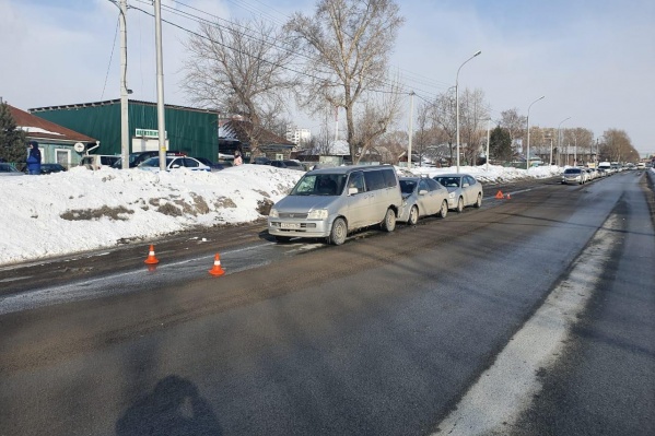 Двое несовершеннолетних пострадавших — пассажиры Toyota Allion Двое несовершеннолетних пострадавших — пассажиры Toyota Allion
