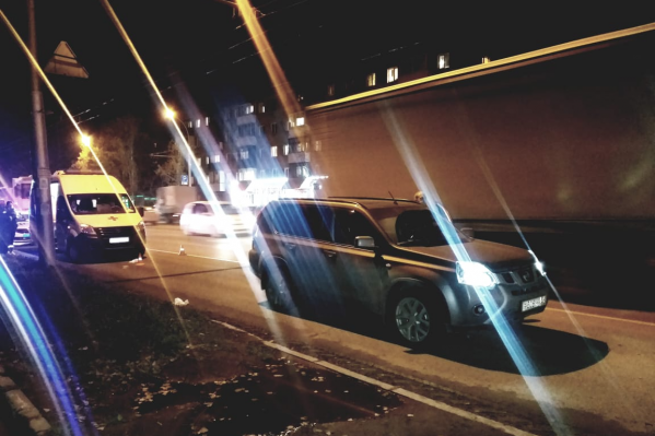 Мужчина умер в машине скорой помощи Мужчина умер в машине скорой помощи