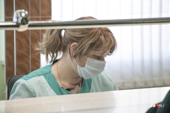 Пациентка, у которой подозревают коронавирус, госпитализирована и изолирована в отдельном боксе<br> Пациентка, у которой подозревают коронавирус, госпитализирована и изолирована в отдельном боксе<br>