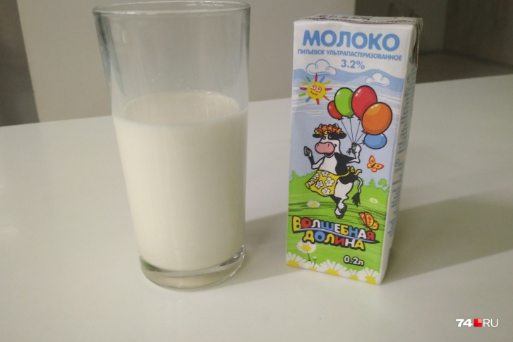 Такое молоко бесплатно дают во многих школах Челябинска 
