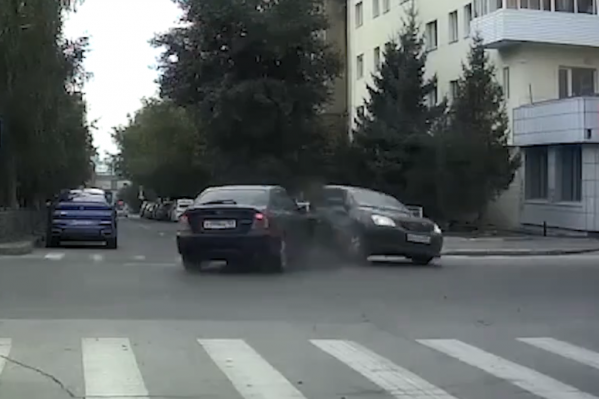 Момент столкновения Момент столкновения