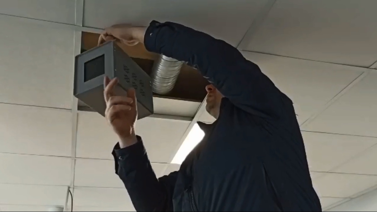 На вокзалах Екатеринбурга установили приборы для поиска пассажиров с высокой температурой