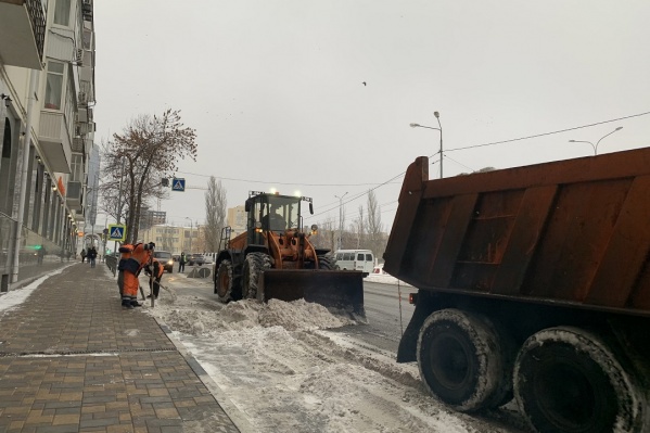 С улиц вывезли 24 тонны снега С улиц вывезли 24 тонны снега