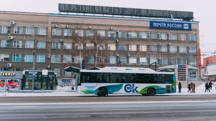 В Омске решили повременить с введением QR-кодов в автобусах, троллейбусах и трамваях