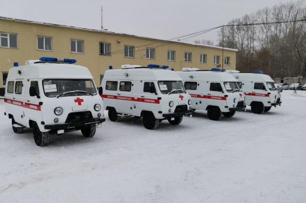 Эти автомобили отправили в сельские районные больницы Кузбасса Эти автомобили отправили в сельские районные больницы Кузбасса
