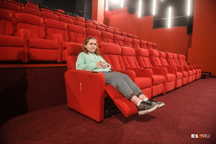 «Активная бронь идет на выходные»: как екатеринбургские кинотеатры вышли с карантина и что там показывают